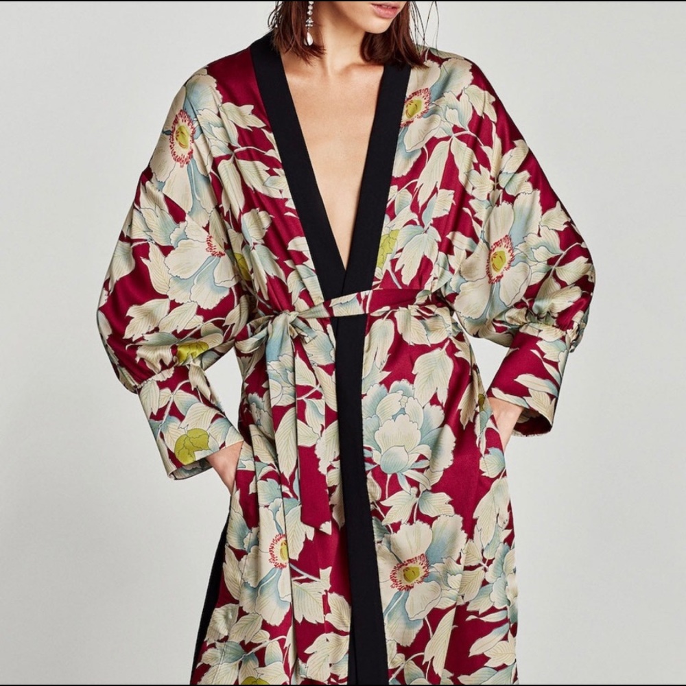 New Zara burgundy floral kimono duster. Small